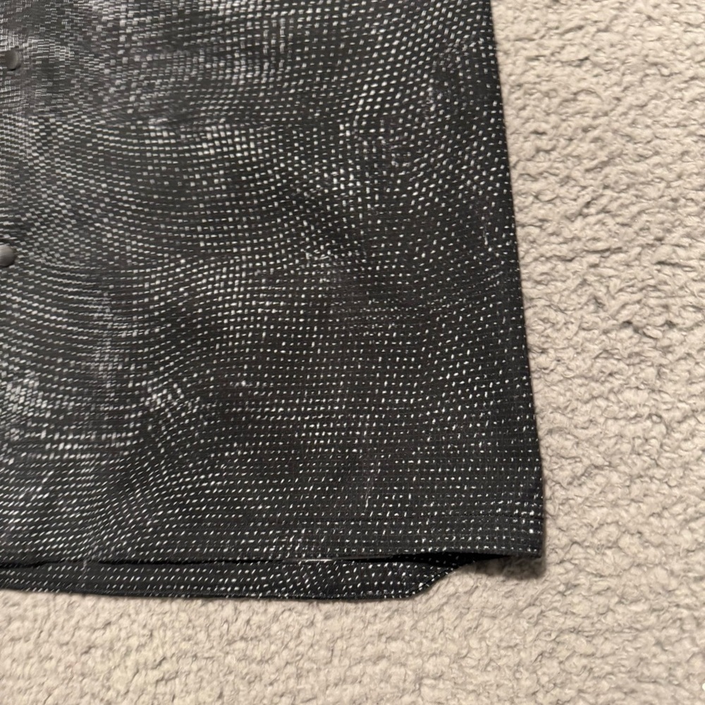 Lululemon Airing Easy Stand Collar Shirt Mens Size M Digital Drift Black Multi - Picture 3 of 10